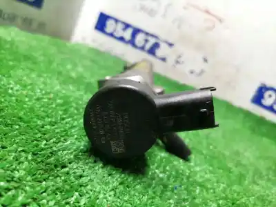Pièce détachée automobile d'occasion rampe d'injecteur pour toyota yaris active références oem iam 238100n021  0445214133