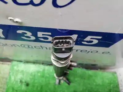 Pièce détachée automobile d'occasion rampe d'injecteur pour toyota yaris active références oem iam 238100n021  0445214133