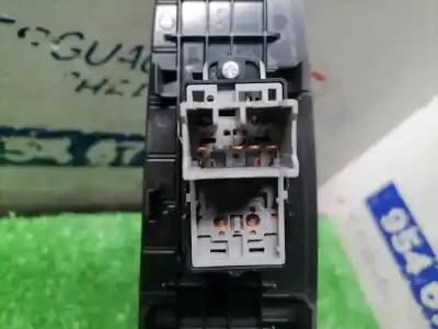 Second-hand car spare part right front power window switch for hyundai i20 elegant oem iam references   