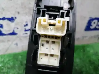 Second-hand car spare part right front power window switch for toyota auris active oem iam references   