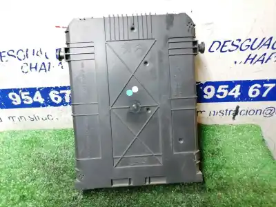 Recambio de automóvil de segunda mano de caja reles / fusibles para peugeot 308 active referencias oem iam bsi n04  9807054180