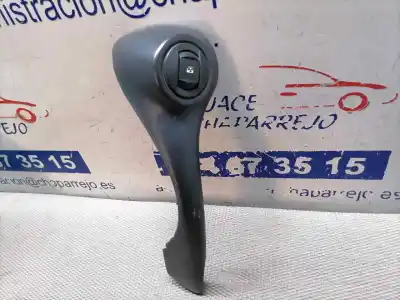 Peça sobressalente para automóvel em segunda mão botão / interruptor elevador vidro dianteiro direito por renault clio iii imusic confort dynamique referências oem iam 