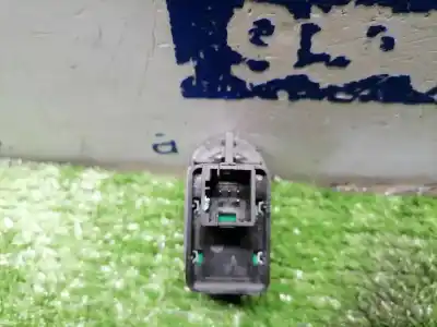 Peça sobressalente para automóvel em segunda mão botão / interruptor elevador vidro dianteiro esquerdo por citroen c3 1.4 hdi cool referências oem iam   