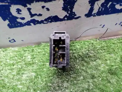 Second-hand car spare part right front power window switch for citroen c3 1.4 hdi cool oem iam references   