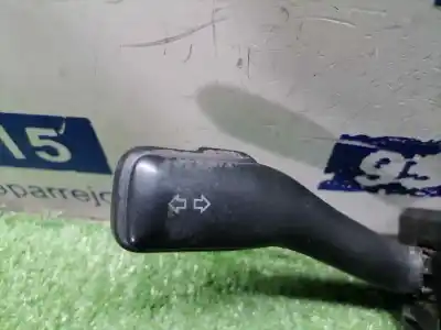 Peça sobressalente para automóvel em segunda mão comandos do volante por audi a3 (8l) 1.9 tdi ambiente referências oem iam 4b0953503f  8l0953513g