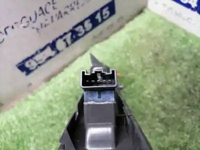 Автозапчасти б/у выключатель переднего правого окна за suzuki swift azg (nz) 1.3 ddis diesel cat ссылки oem iam   