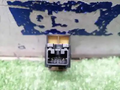 Second-hand car spare part hazard warning lights for suzuki swift azg (nz) 1.3 ddis diesel cat oem iam references   