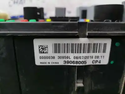 Second-hand car spare part fuse box unit for opel corsa e business oem iam references 39068005  39068005