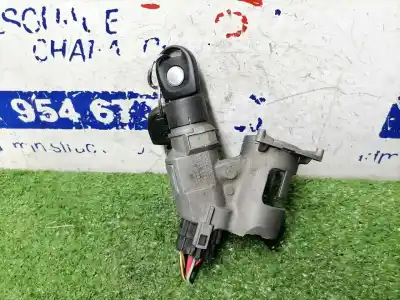 Pièce détachée automobile d'occasion COMMUTATEUR D'ALLUMAGE pour VOLKSWAGEN POLO BERLINA (6N1)  Références OEM IAM 357905851F  357905851F