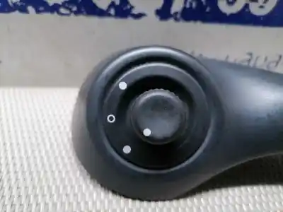 Pezzo di ricambio per auto di seconda mano controllo specchio per renault clio iii authentique riferimenti oem iam   