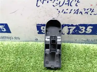 Peça sobressalente para automóvel em segunda mão botão / interruptor elevador vidro dianteiro direito por opel zafira b 1.9 cdti referências oem iam   