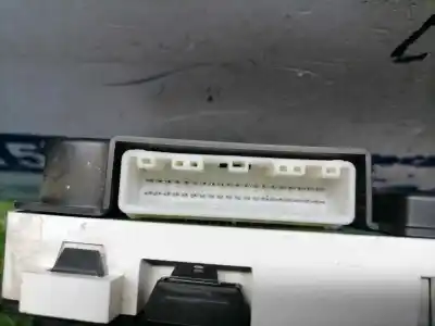 Peça sobressalente para automóvel em segunda mão quadrante por toyota corolla (e12) 2.0 d-4d linea luna berlina referências oem iam 8380002c60  8380002c60