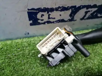 Peça sobressalente para automóvel em segunda mão comutador de piscas  por toyota corolla (e12) 2.0 d-4d linea luna berlina referências oem iam   