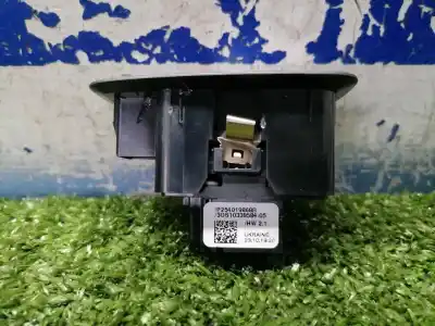 Pièce détachée automobile d'occasion commande de lève vitre avant droit pour renault captur limited références oem iam p254019868r  p254019868r