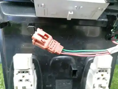 Peça sobressalente para automóvel em segunda mão luz interior por renault captur limited referências oem iam 969809004r 248600074r 969803518r