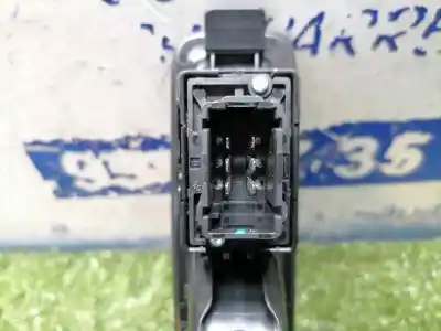 Peça sobressalente para automóvel em segunda mão botão / interruptor elevador vidro traseiro direito por dacia sandero 999 referências oem iam   