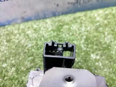 Peça sobressalente para automóvel em segunda mão fechadura do mala por ford focus lim. titanium referências oem iam 8m51r442a66dc  8m51r442a66dc