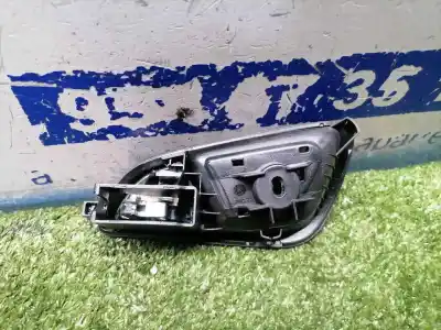 Peça sobressalente para automóvel em segunda mão puxador interior dianteiro direito por ford focus lim. titanium referências oem iam am51u22600bew  am51u22600bew