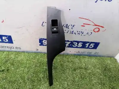 Peça sobressalente para automóvel em segunda mão Botão / Interruptor Elevador Vidro Traseiro Esquerdo por HYUNDAI I40 Comfort Referências OEM IAM 935803Z000  935803Z000