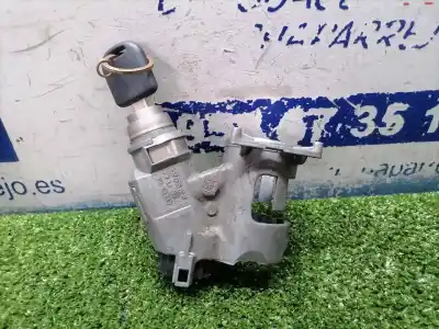 Pièce détachée automobile d'occasion COMMUTATEUR D'ALLUMAGE pour VOLKSWAGEN POLO BERLINA (6N2)  Références OEM IAM 357905851F  357905851F