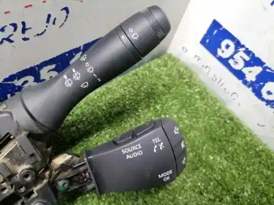 Peça sobressalente para automóvel em segunda mão comandos do volante por dacia duster ii comfort referências oem iam 255678207r  255678207r