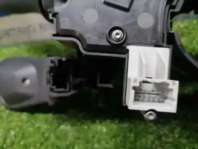 Peça sobressalente para automóvel em segunda mão comandos do volante por dacia duster ii comfort referências oem iam 255678207r  255678207r