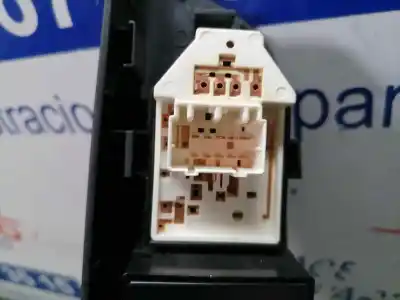 Second-hand car spare part left front power window switch for kia cee´d concept oem iam references   