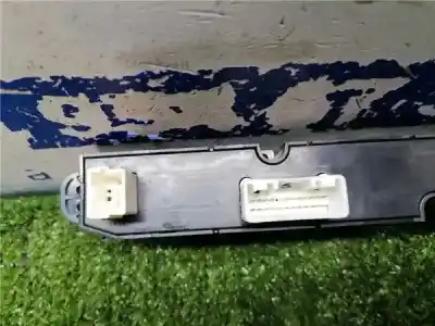 Peça sobressalente para automóvel em segunda mão trocar por kia cee´d 1.4 cat referências oem iam 937001h00  937001h010