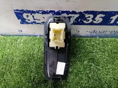 Second-hand car spare part right front power window switch for dacia duster ii comfort oem iam references   