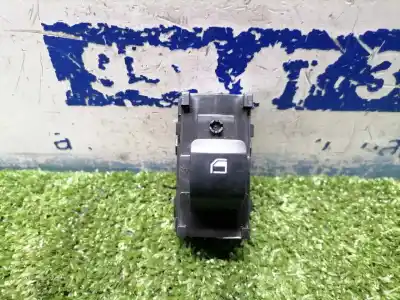Peça sobressalente para automóvel em segunda mão BOTÃO / INTERRUPTOR ELEVADOR VIDRO TRASEIRO DIREITO por HYUNDAI I10  Referências OEM IAM   