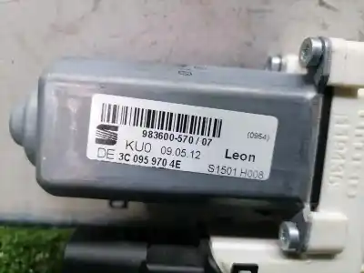 Pièce détachée automobile d'occasion moteur lève vitre arrière droite pour seat leon (1p1) fr références oem iam 3c0959704e  3c0959704e