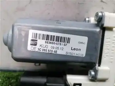 Peça sobressalente para automóvel em segunda mão elevador de vidros traseiro direito por seat leon 2.0 tdi referências oem iam 3c0959704e  3c0959704e