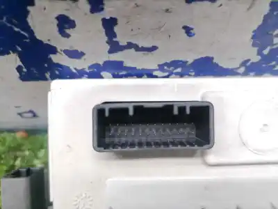 Second-hand car spare part multifunction display for renault clio iii 20 aniversario oem iam references 8200755144  8200755144