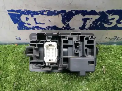 Second-hand car spare part headlights switch for renault clio iii 20 aniversario oem iam references   