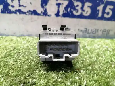Second-hand car spare part left front power window switch for renault clio iii 20 aniversario oem iam references   