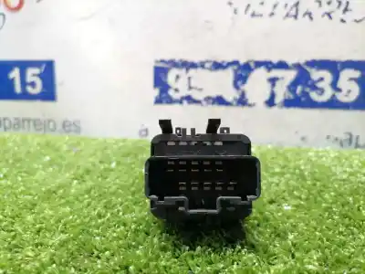 Second-hand car spare part left front power window switch for renault clio ii fase ii (b/cb0) authentique oem iam references   