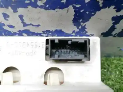 Peça sobressalente para automóvel em segunda mão módulo / sistema de navegação gps por citroen c3 1.4 hdi (68 cv) 1.4 hdi referências oem iam 9647409477  9647409477