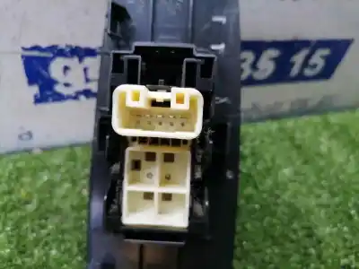 Second-hand car spare part right front power window switch for toyota auris básico oem iam references   