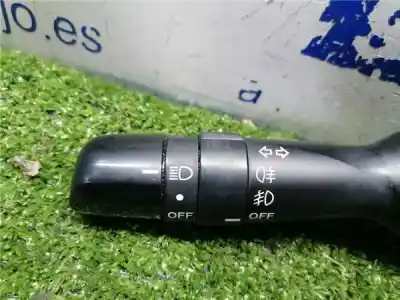 Peça sobressalente para automóvel em segunda mão comutador de piscas  por toyota auris (_e15_) 1.4 (zze150_) referências oem iam   