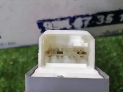 Second-hand car spare part left front power window switch for toyota auris básico oem iam references   