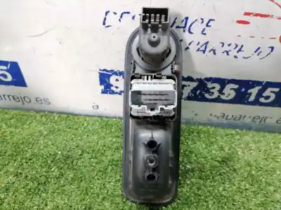 Peça sobressalente para automóvel em segunda mão botão / interruptor elevador vidro dianteiro esquerdo por renault clio iii 1.5 dci diesel cat referências oem iam   