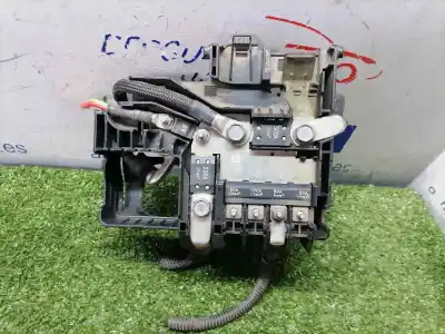 Pièce détachée automobile d'occasion BOÎTES À FUSIBLES pour OPEL CORSA E  Références OEM IAM 525230582  525230582
