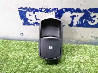 Pezzo di ricambio per auto di seconda mano Interruttore Alzacristalli Anteriore Destro per OPEL CORSA E X15 1.4 66KW Riferimenti OEM IAM 13430018  13430018