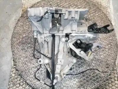 Автозапчастина б/у коробка передач для renault clio iv authentique посилання на oem iam jh3905  jh3905