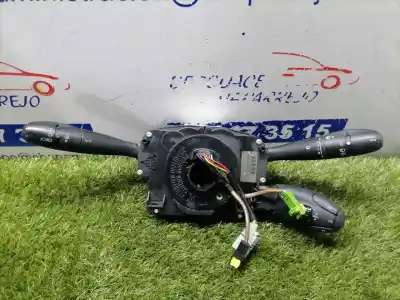 Peça sobressalente para automóvel em segunda mão Comandos Do Volante por PEUGEOT 207 Confort Referências OEM IAM 96630732XT  COM2005