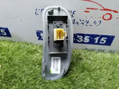 Pezzo di ricambio per auto di seconda mano interruttore alzacristalli anteriore destro per chrysler voyager (rg) 3.3 lx grand voyager riferimenti oem iam   