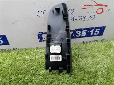 Pezzo di ricambio per auto di seconda mano interruttore alzacristalli anteriore destro per kia cee´d 1.4 cat riferimenti oem iam 935751h100  935751h100