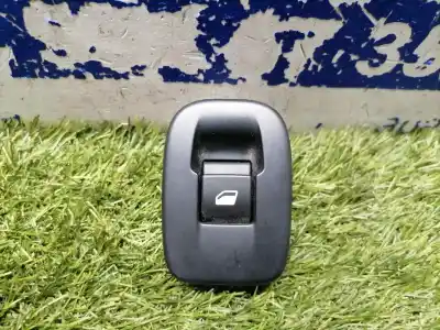 Peça sobressalente para automóvel em segunda mão botão / interruptor elevador vidro traseiro direito por peugeot 208 style referências oem iam 98242552zd