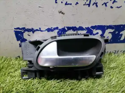 Peça sobressalente para automóvel em segunda mão puxador interior traseiro esquerdo por peugeot 208 style referências oem iam 96555518vv