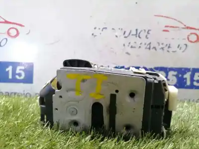 Peça sobressalente para automóvel em segunda mão fechadura da porta traseira esquerda por jeep compass limited referências oem iam   